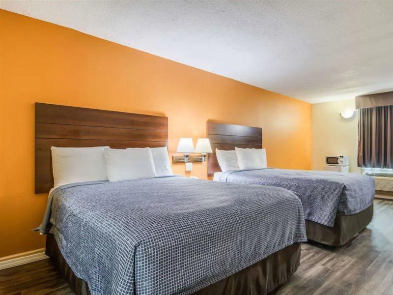 Econo Lodge At Six Flags Austell Exterior foto